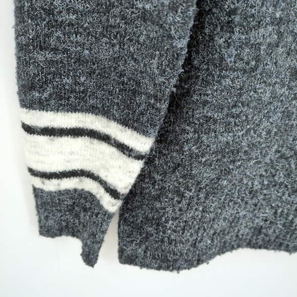 Moth Anthropologie Split Collar Women's Small Grey Fuzzy Sweater Crew Neck - Picture 5 of 9